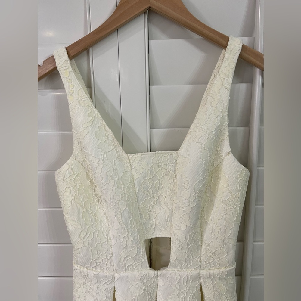 Topshop Keyhole Cutout Dress - Picture 2 of 8
